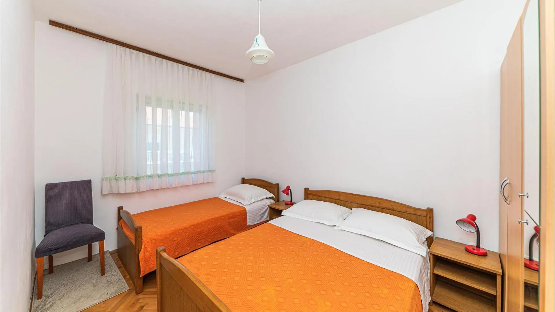 Beautiful Apartment In Trogir With Kitchen 0*,  Kroatien